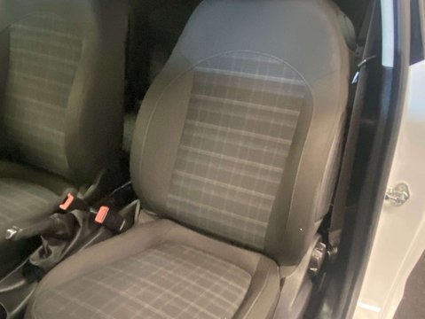Vauxhall Adam 1.2 Adam Glam 3dr 34