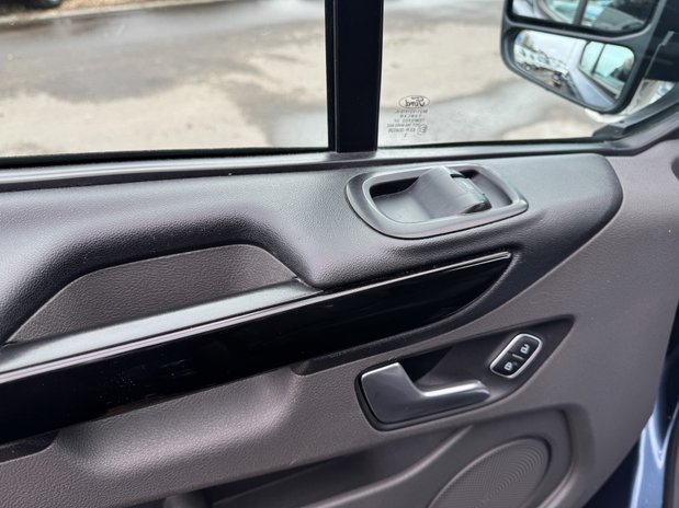 Ford Transit Custom SWB L1H1 Low Roof Sport 310 Air Con Alloys SELECT 12