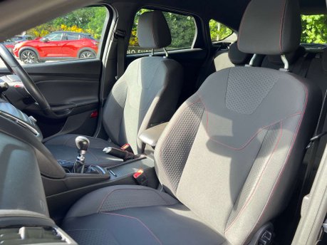 Ford Focus 1.0 Focus ST-Line X 5dr 39