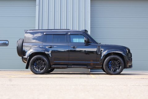 Land Rover Defender 110 D300 HARD TOP X-DYNAMIC HSE MHEV HUGE SPEC STYLED AT SEEKER  9