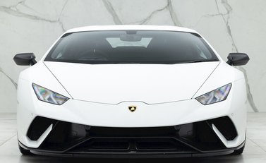 Lamborghini Huracan LP640-4 Performante 4
