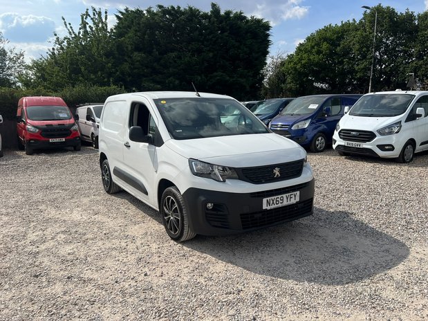 Peugeot Partner SWB (SOLD) L1H1 Low Roof Professional Air Con Sensors Cam EURO 6 NO VAT 4
