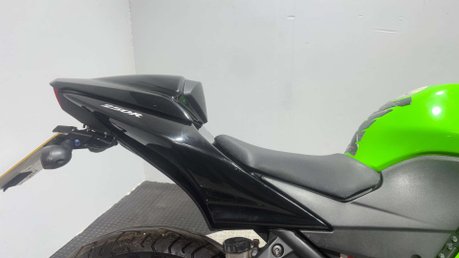 Kawasaki Ninja 2011 29K RUNNING PROJECT BIKE SPARES OR REPAIR 250CC SPORT 28