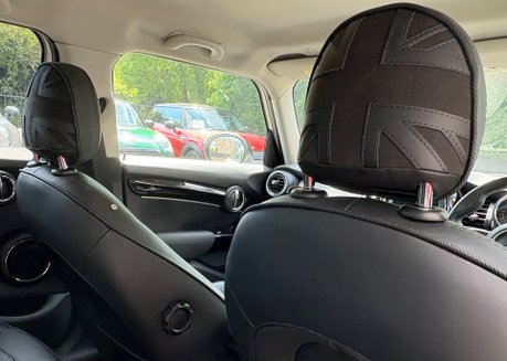 Mini Hatch Cooper 1.5 Petrol Manual Exclusive Comfort+ Nav 5 door - DEPOSIT TAKEN 5