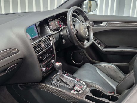 Audi RS4 4.2 FSI V8 Estate 5dr Petrol S Tronic quattro Euro 5 (450 ps) 5