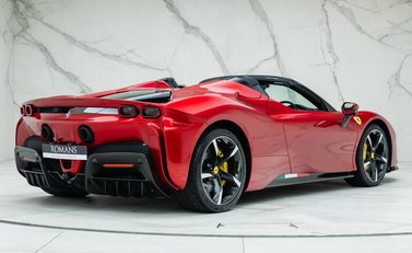 Ferrari SF90 Spider 6