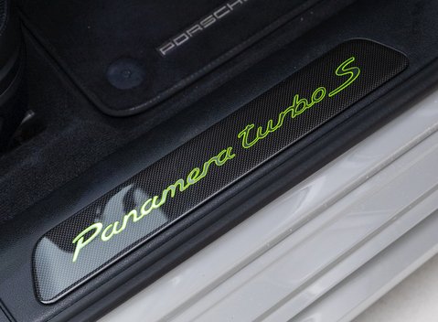 Porsche Panamera Turbo S E-Hybrid Sport Turismo 33