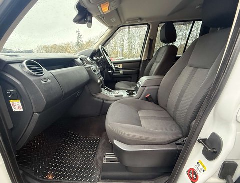 Land Rover Discovery 3.0 Discovery SE SDV6 Auto 4WD 5dr 13