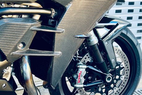 Kawasaki ZX Ninja H2 10