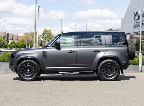 Land Rover Defender OCTA EDITION ONE 2