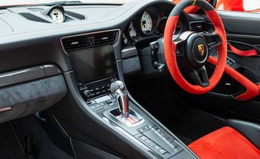 Porsche 911 GT2 RS (991) 14