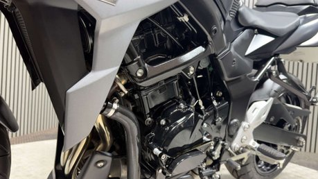 Suzuki GSR750 2013 ONLY 9K STUNNING EXAMPLE LONG MOT NAKED 750CC 39