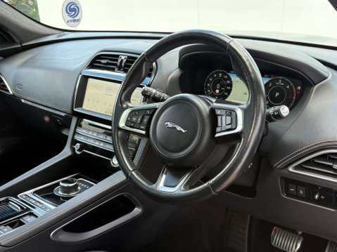 Jaguar F-Pace 2.0 F-PACE Chequered Flag AWD D Auto 4WD 5dr 61