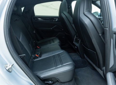 Porsche Cayenne E-Hybrid Coupe 18