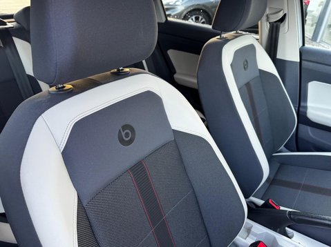 Volkswagen Polo BEATS TSI 64