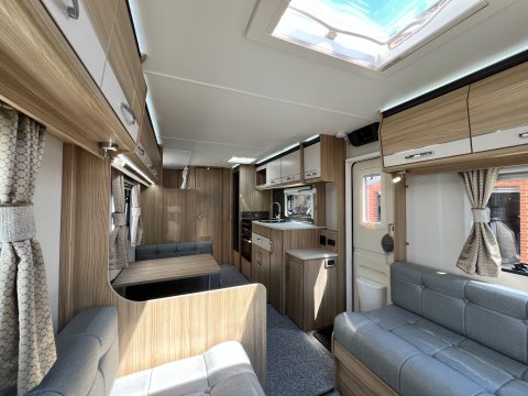 Coachman Vision 630 Plus 17