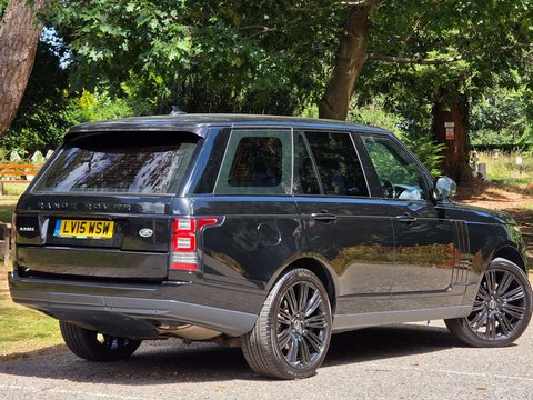 Land Rover Range Rover 3.0 Range Rover Vogue TDV6 Auto 4WD 5dr 32