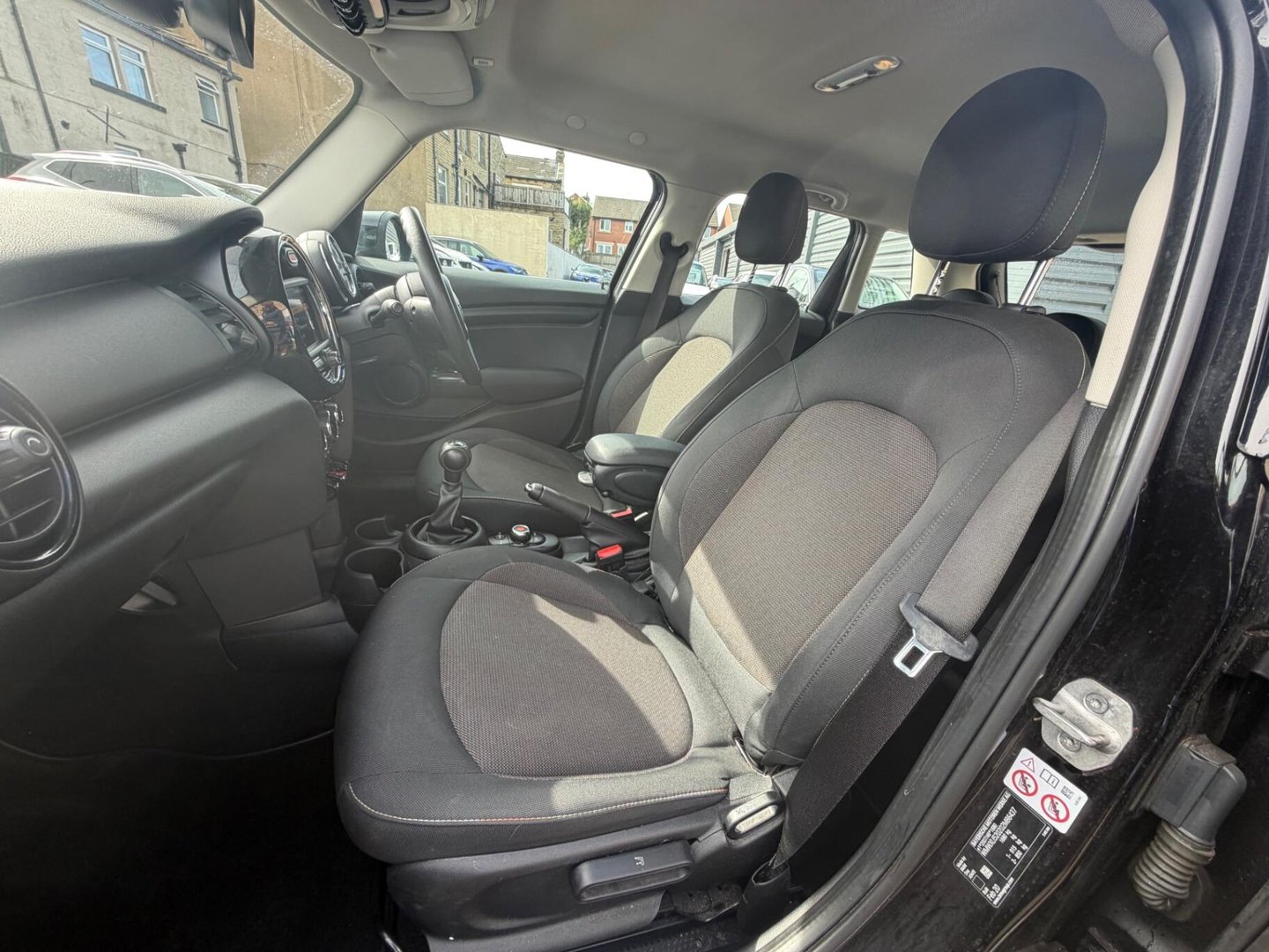2020 MINI Hatch — image 7