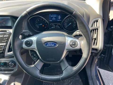Ford Focus 1.6 Titanium Navigator Powershift Euro 5 5dr 19