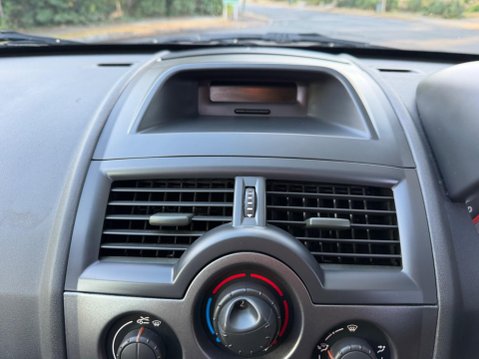 Renault Megane 1.6 VVT Oasis 5dr 61