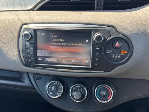 Toyota Yaris 1.33 Dual VVT-i Design Euro 6 5dr 10