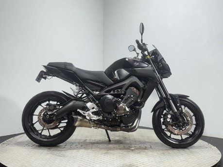 Yamaha MT-09 ABS 2020 ONLY 8K 2 OWNER AKRAPOVIC QUICKSHIFTER FSH 900CC NAKED