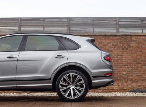 Bentley Bentayga V8 First Edition 32