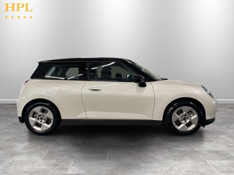 Mini Electric Cooper E 40.7kWh Classic Hatchback 3dr Electric Auto (184 ps) 8