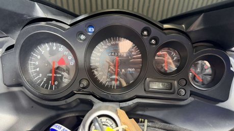 Kawasaki ZZR 2003 24K GOOD CLEAN CONDITION RUNNING PROJECT BIKE 7