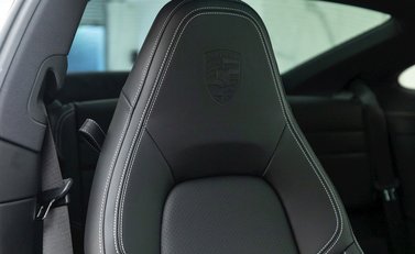 Porsche 911 Carrera S (992) 11