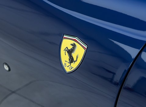 Ferrari 812 Superfast 30