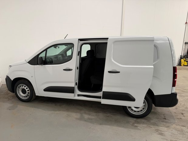 Peugeot Partner PARTNER LONG DIESEL 850 1.5 Blue HDi 100 Professional Prem + Crew Van 8