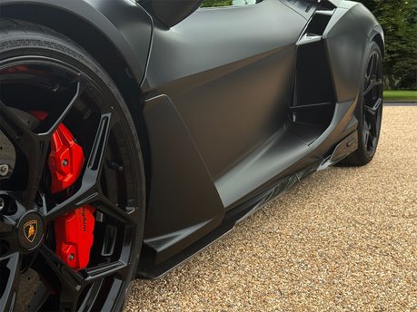 Lamborghini Revuelto V12 17