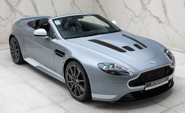 Aston Martin V12 Vantage S ROADSTER 15