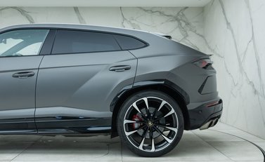 Lamborghini Urus 32