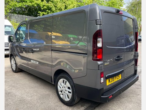 Renault Trafic 1.6 dCi 27 Sport Nav Panel Van 5dr Diesel Manual SWB Standard Roof Euro 6 ( 13