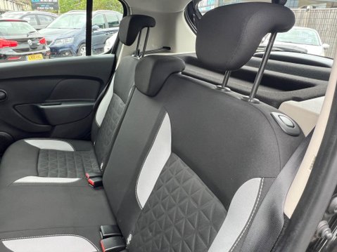 Dacia Sandero Stepway 0.9 TCe Laureate Euro 5 5dr 31