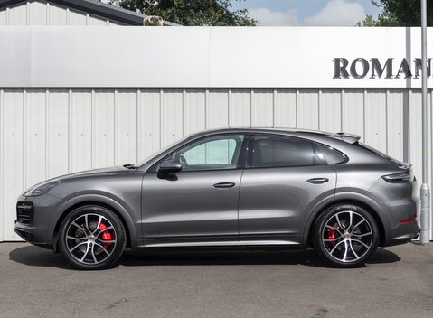Porsche Cayenne GTS Coupé 2