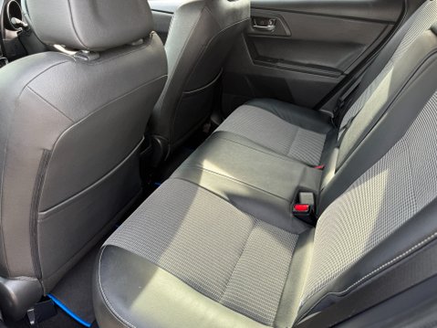 Toyota Auris VVT-I EXCEL HYBRID AUTO 28
