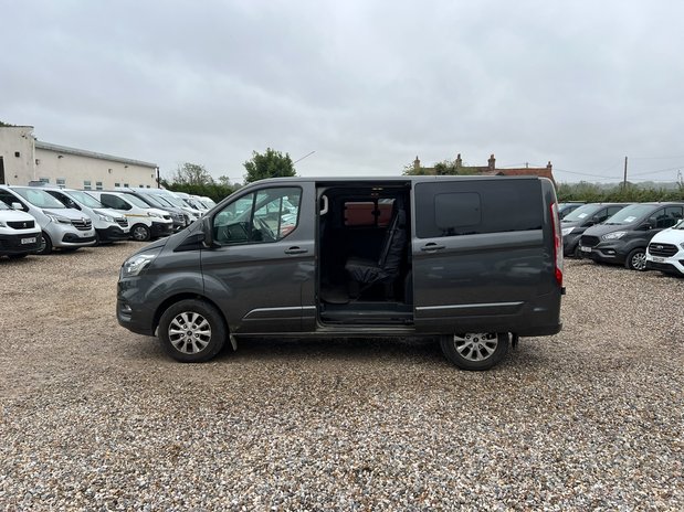 Ford Transit Custom Crew Cab SWB L1H1 Limited 300 CAT N Air Con Alloys Cam EURO 6 NO VAT 12