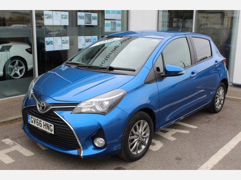 Toyota Yaris VVT-I ICON 1