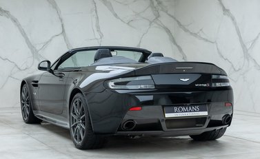 Aston Martin V12 Vantage S Roadster 10