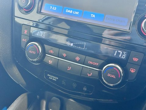 Nissan Qashqai 1.2 DIG-T Tekna 2WD Euro 5 (s/s) 5dr 18