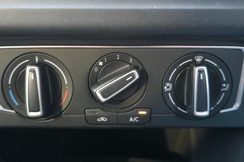 Volkswagen Polo 1.2 SE TSI AUTOMATIC.. 10 MAIN DEALER SERVICES.. £20 R/TAX..1OWNER  9