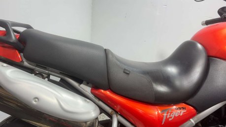 Triumph Tiger 2004 ADVENTURE BIKE PROJECT 955CC SPARES OR REPAIR 20