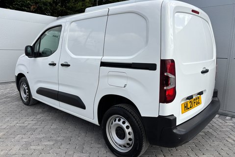 Vauxhall Combo L1H1 2300 100 ps Dynamic Panel Van - No VAT 7