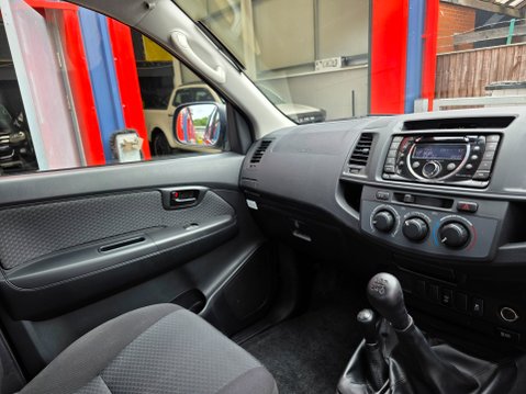 Toyota Hilux ACTIVE 4X4 D-4D DCB 13