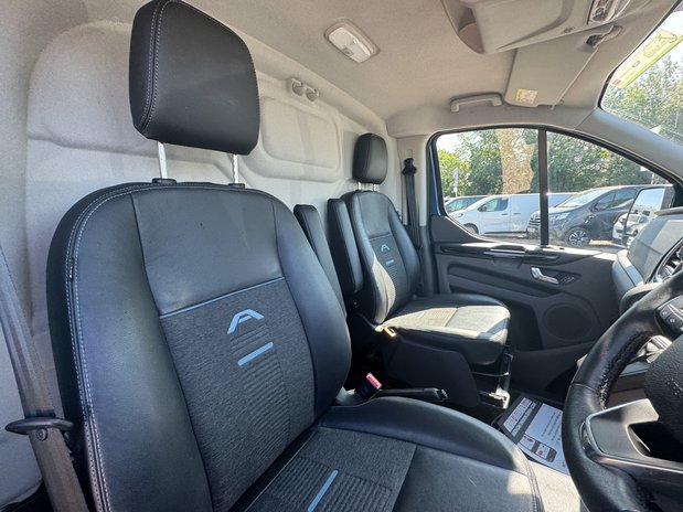 Ford Transit Custom AUTO SWB L1H1 Low Roof 300 Air Con Alloys Sensors Cam EURO 6 NO VAT 14