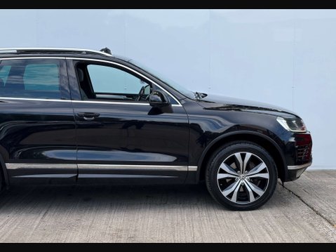 Volkswagen Touareg 3.0 Touareg V6 R-Line TDI BlueMotion Technology Auto 4WD 5dr 10