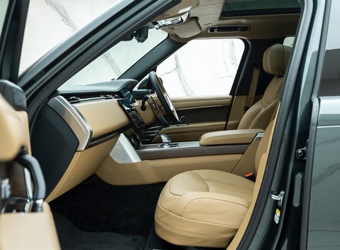 Land Rover Range Rover P400 Autobiography LWB 7 Seater 14